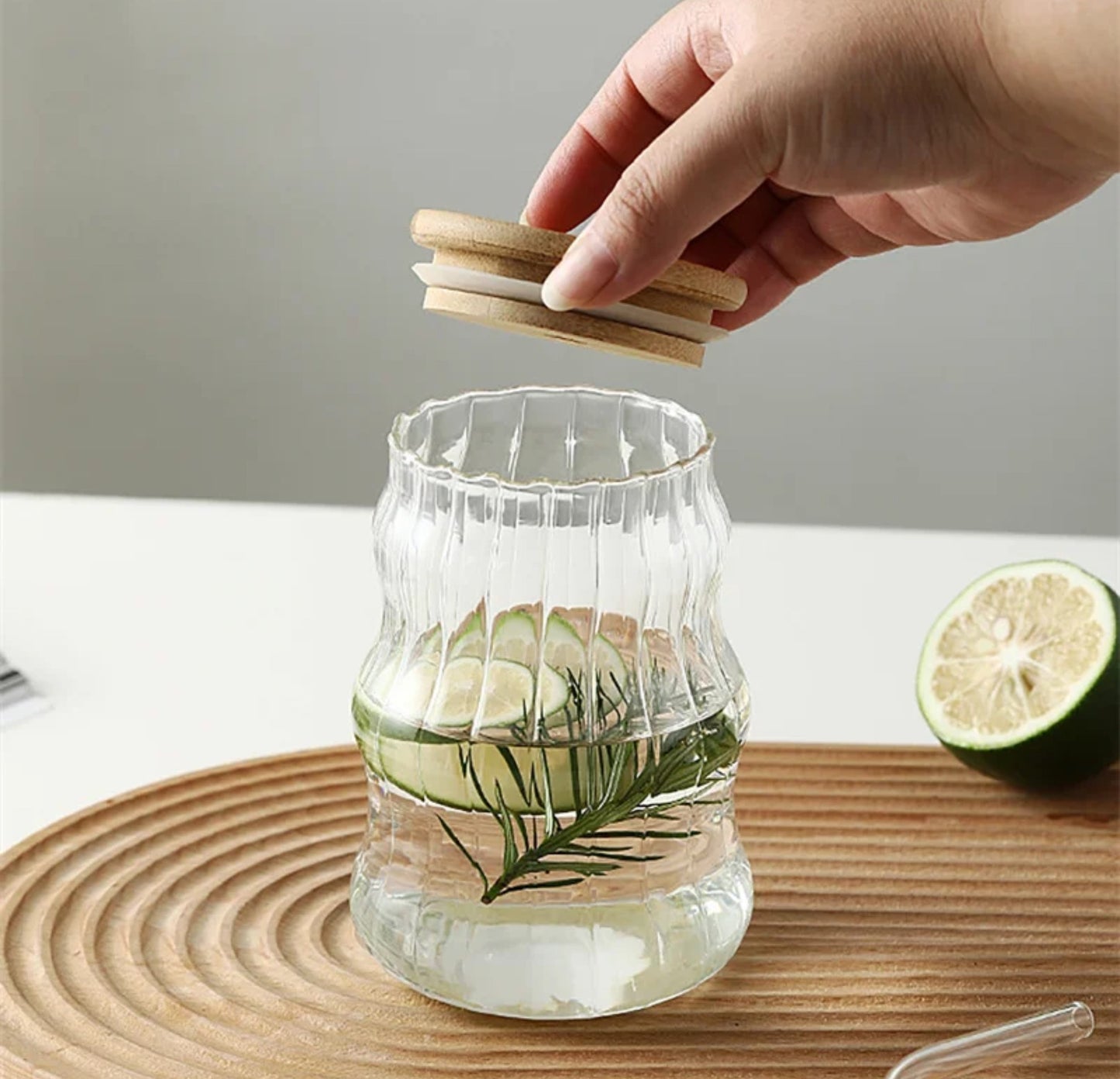 Ribbed & Round Juice Glass With Straw