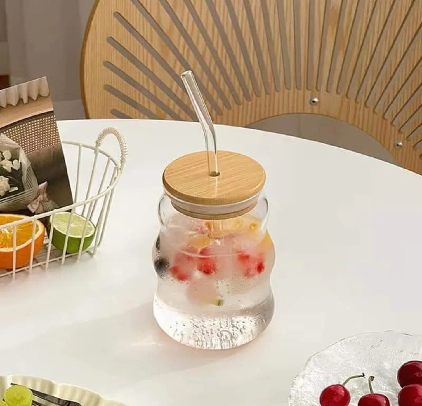 Ribbed & Round Juice Glass With Straw