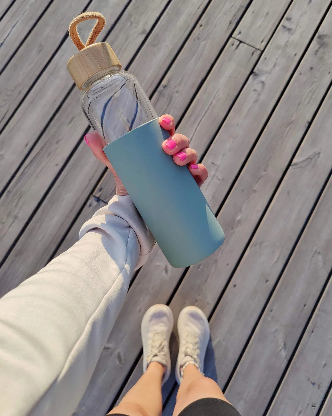 Leak Proof Borosilicate Glass Water Bottle with Bamboo Lid 550ml for Sports and Travel