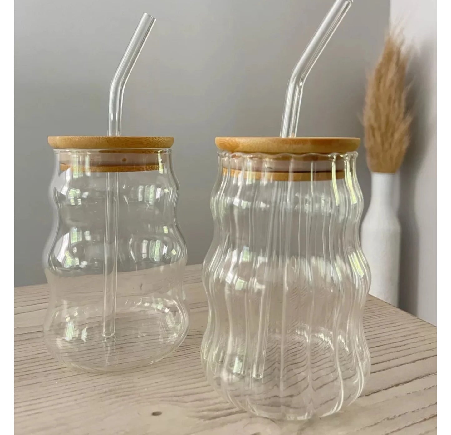 Ribbed & Round Juice Glass With Straw